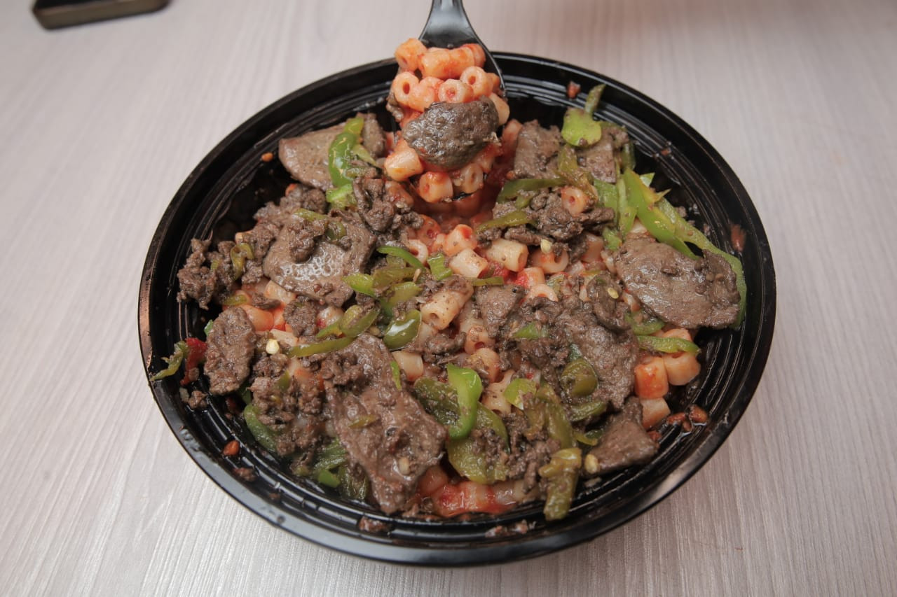 مكرونة كبدة أو سجق