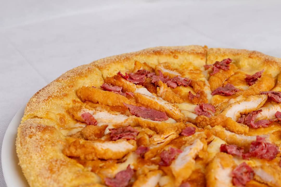 بيتزا بسطرمه