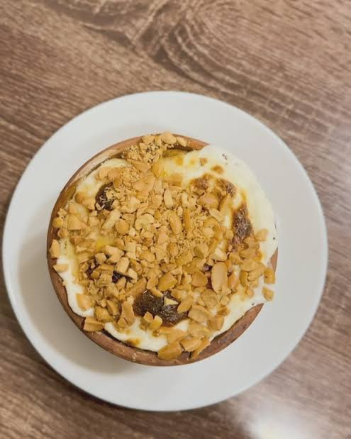 ام علي مكسرات قشطه وعسل