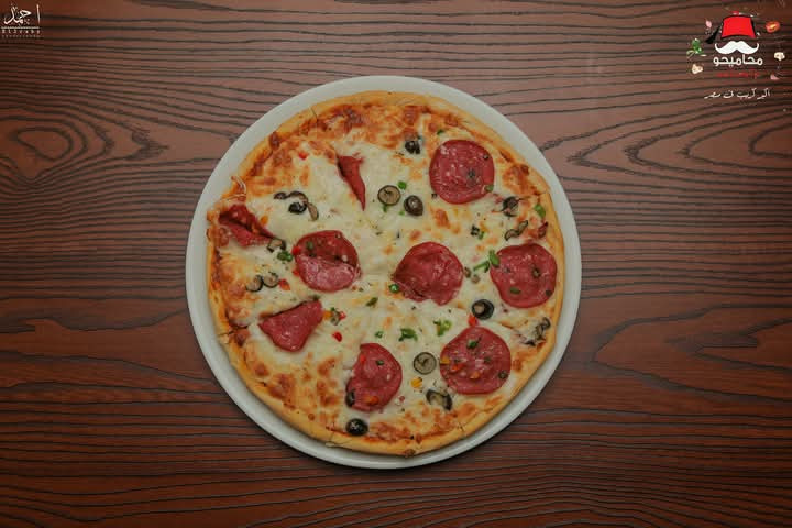 بيتزا بيبروني