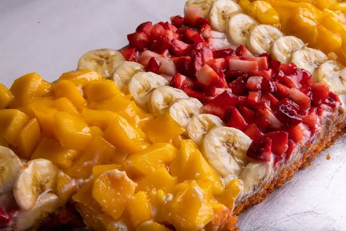 مدلعة كنافه و بسبوسه فواكه