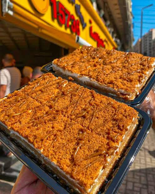 مدلعة كنافة و بسبوسه لوتس