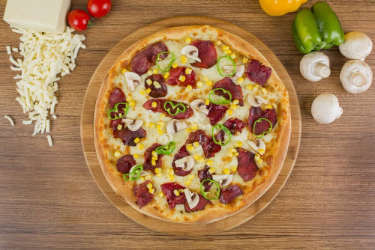 بيتزا بسطرمة